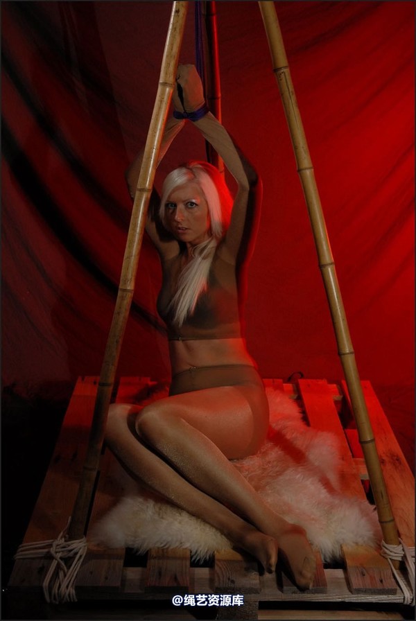 simplytied - Lady CC encased 第 7 张图片