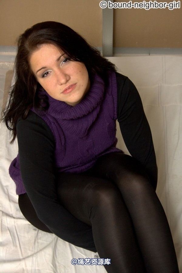 bound-neighbor-girl - Nina B - Tied up on the Construction 2 第 14 张图片