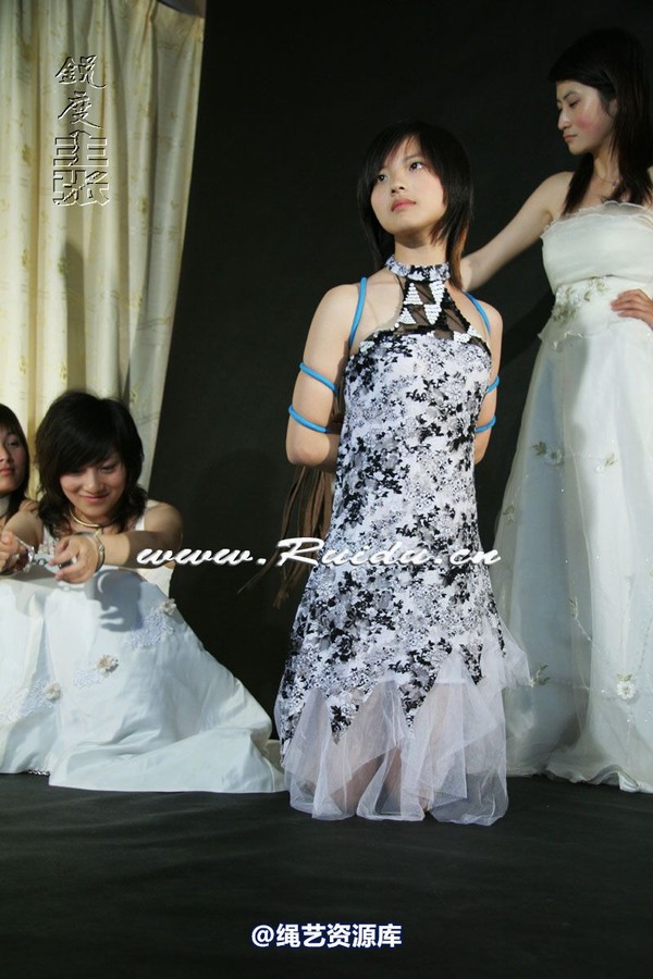 锐度主张 - 孔雀、倩倩、玉儿、豆芽高雅的制服 第 169 张图片