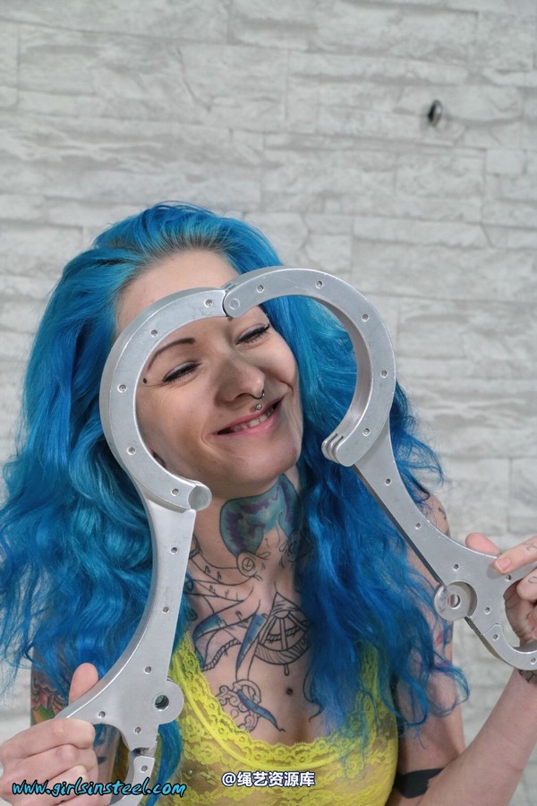 girlsinsteel - Tattoo model very helpless 第 12 张图片