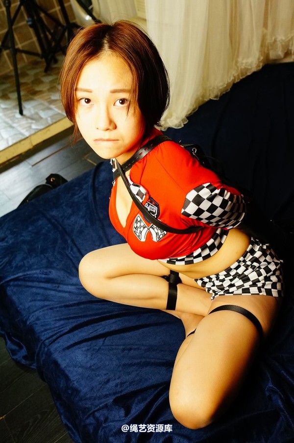dk13美束馆 - 9.16-小仙儿赛车女郎-B120P 第 104 张图片