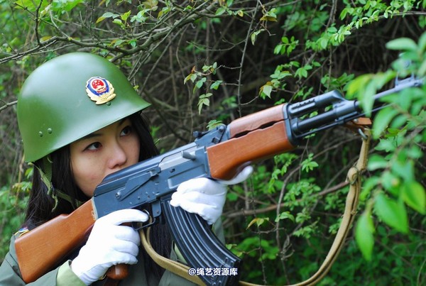 唯美之家 - 外拍军装三模特 第 9 张图片