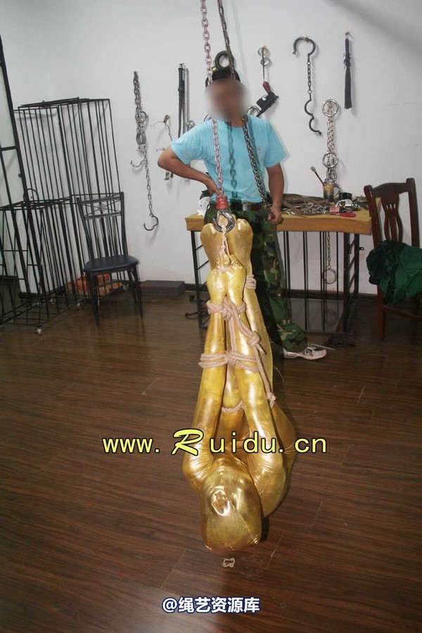 锐度主张 - 20070928第35期 影片胶衣紧缚悬吊图片 第 86 张图片