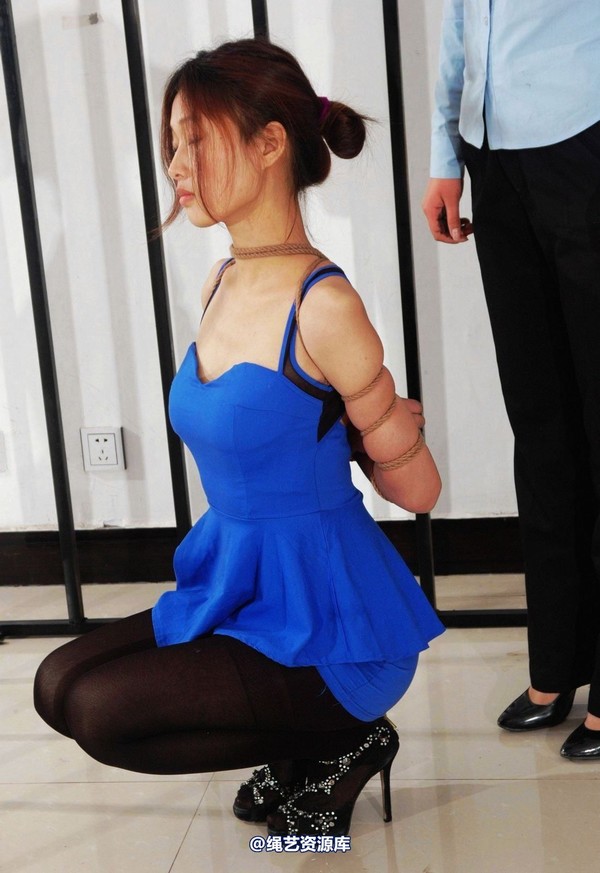 mj影视 - 倾心 前凸后翘的性感黑丝女犯-2013-03-26 第 31 张图片