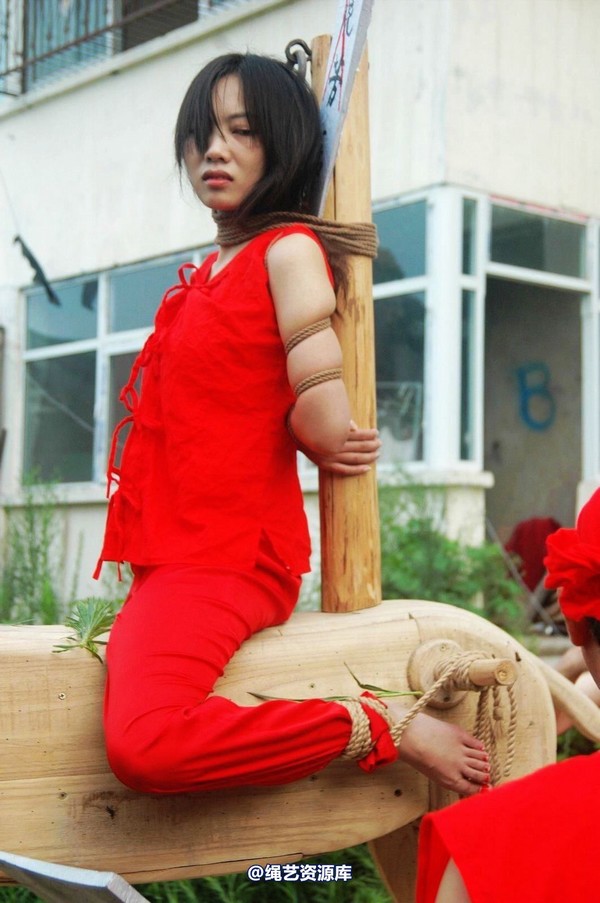 mj影视 - 血的代价-红罪衣刑场木驴斩－梅晓芳2013-08-26 第 93 张图片