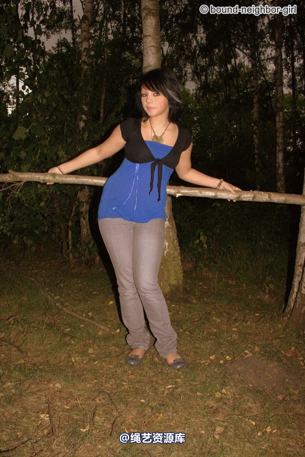 bound-neighbor-girl - Nadine - In the woods alone 第 8 张图片