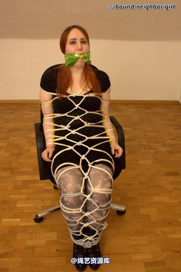 bound-neighbor-girl - Caprice - Office bondage 2 第 34 张图片