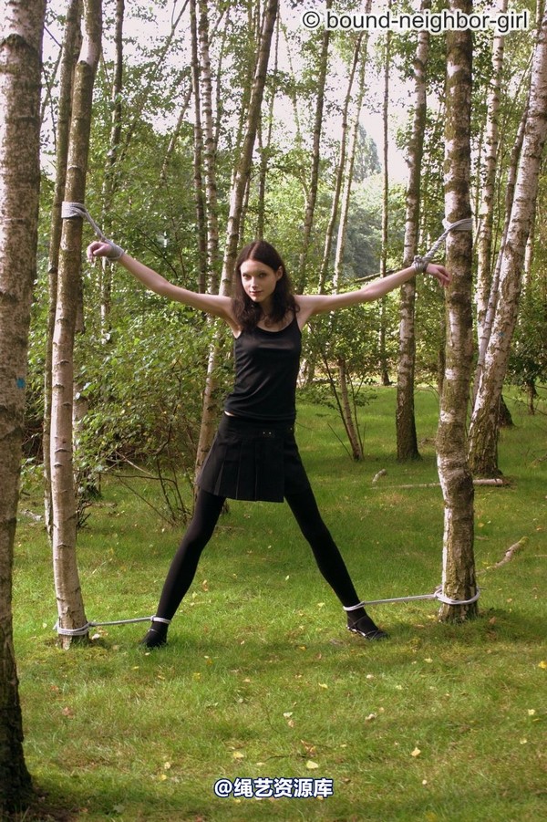 bound-neighbor-girl - Tanja - Tied up in the forest 1 第 8 张图片