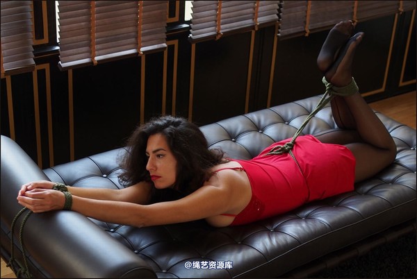 simplytied - Seamed tights in France 第 37 张图片