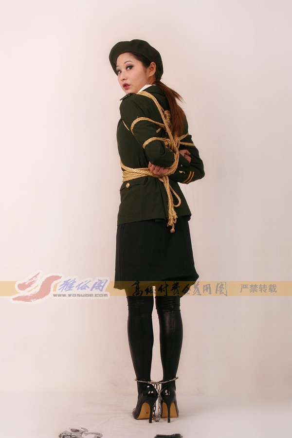 雅俗阁 - 20060422雅思警服(2) 第 88 张图片