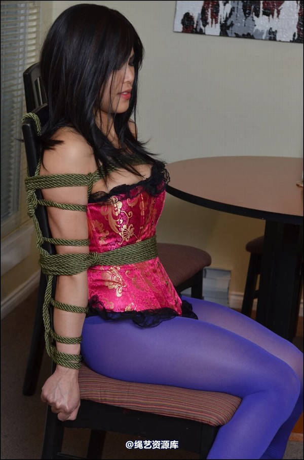 simplytied - Mitzi in blue tights 第 6 张图片