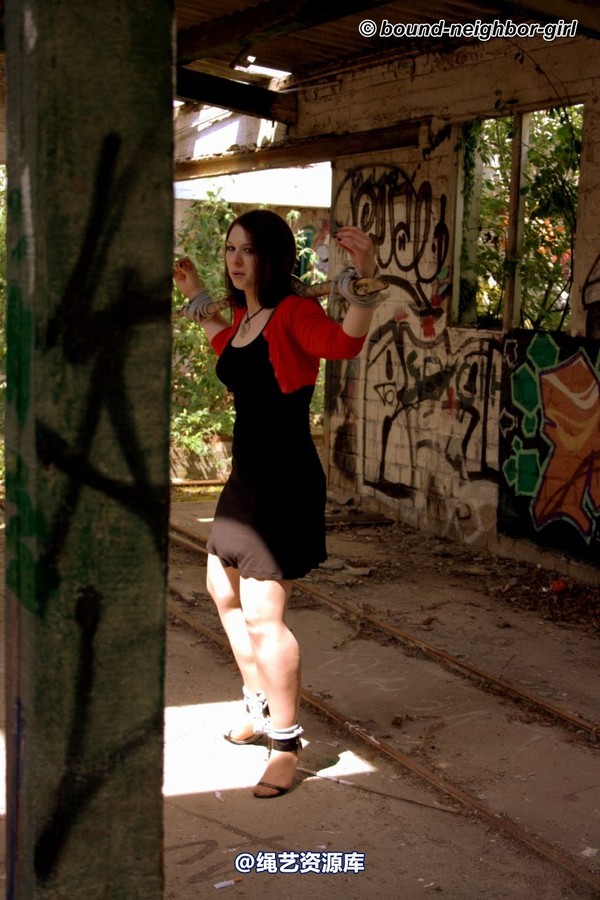 bound-neighbor-girl - Jasmin - bondage in the ruins 4 第 36 张图片