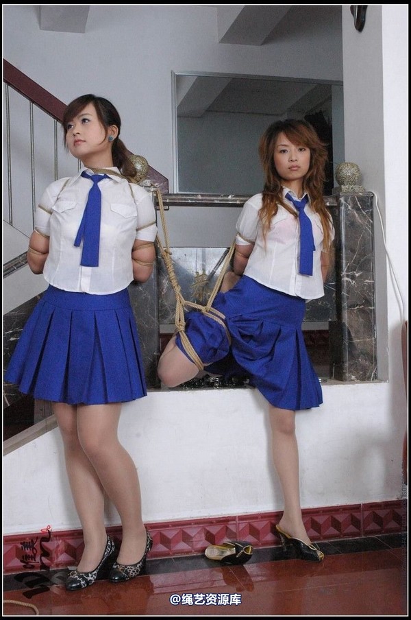 唯美之家 - 2008-09-24制服群绑 第 23 张图片