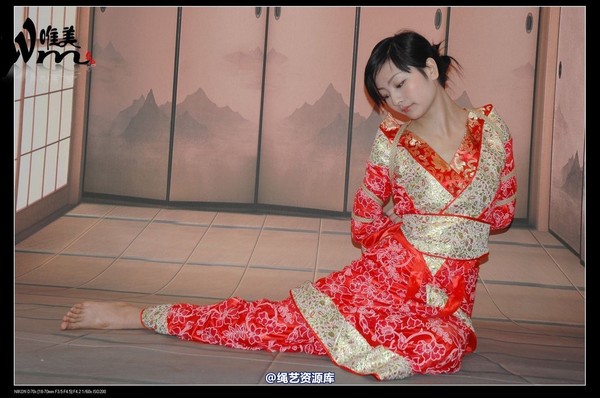 唯美之家 - 08-05-29盈盈汉服-护士装 第 31 张图片