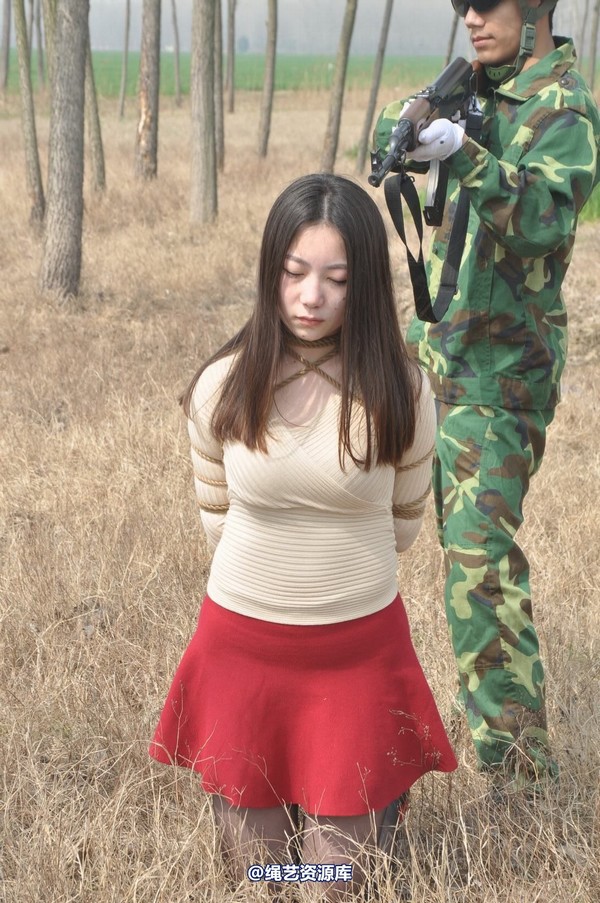 mj影视 - 车模梅晓雯 第 226 张图片