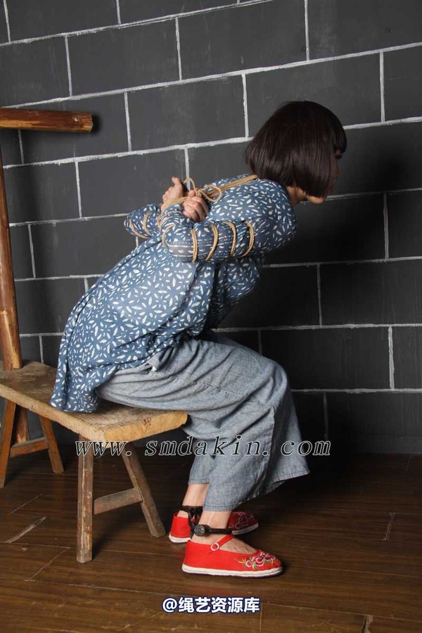 锐度主张 - 女囚五花脚镣模特：碧菡 第 53 张图片