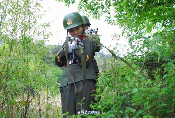 唯美之家 - 外拍军装三模特 第 206 张图片