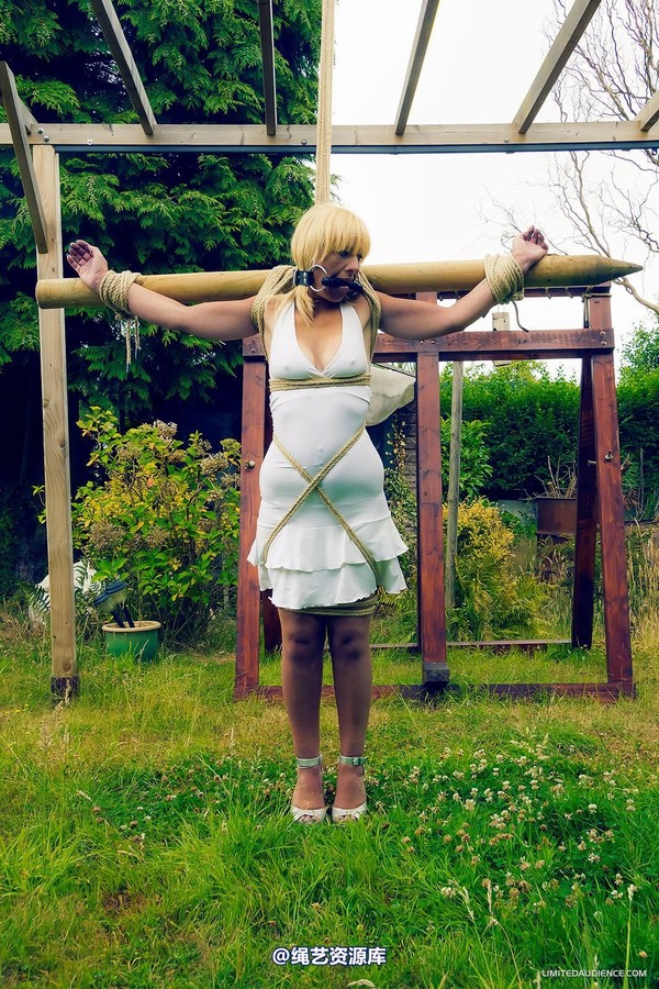 limitedaudience - 2013 kimmy louise tethered torment 第 28 张图片
