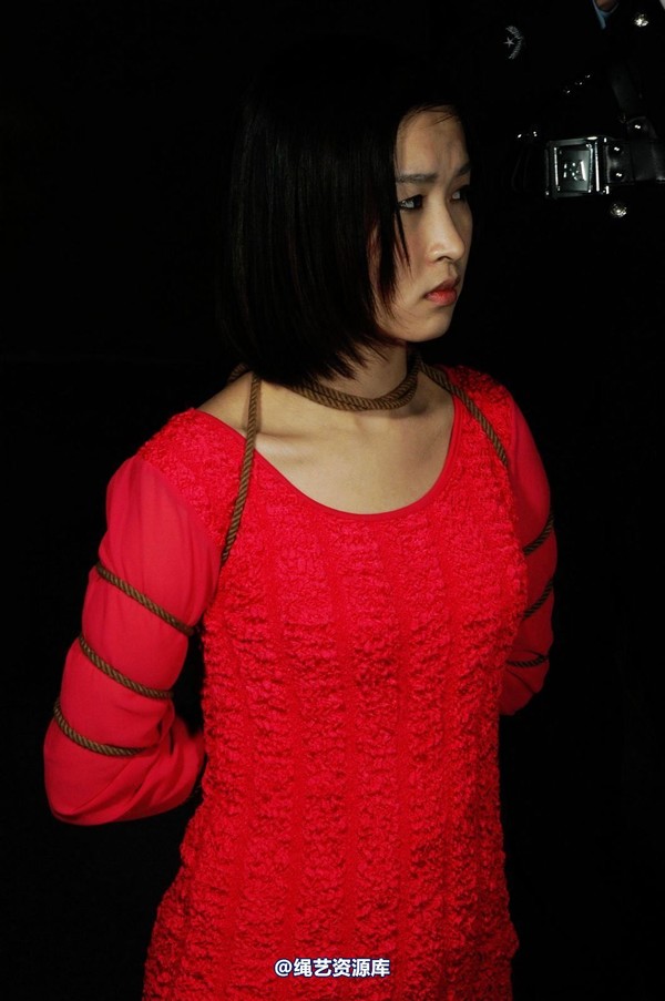 mj影视 - 梅晓枫―临刑捆绑2013-05-09 第 3 张图片