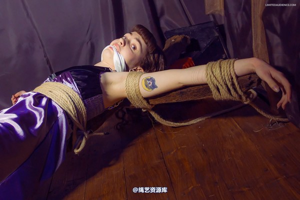 limitedaudience - 2014 fay on a cross 2 第 3 张图片