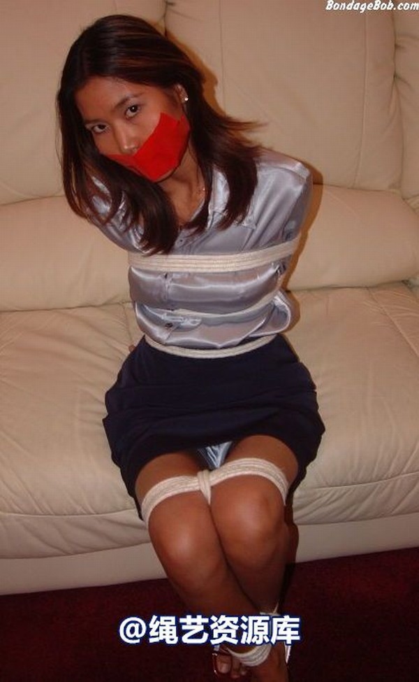 bondagebob - Luxi The unfortunate secretary 1 第 12 张图片