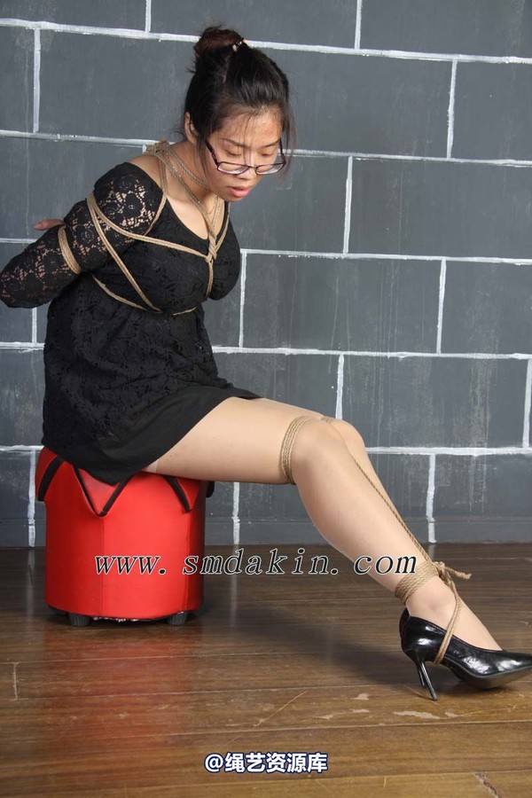 锐度主张 - 黑衣捆绑堵嘴模特：楚灵 第 5 张图片