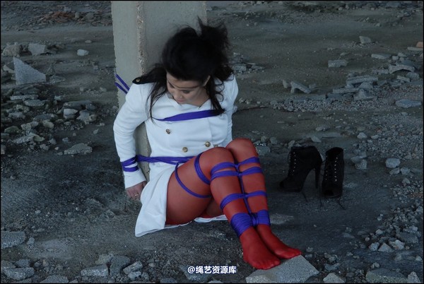 simplytied - More red tights in the Sun 第 20 张图片