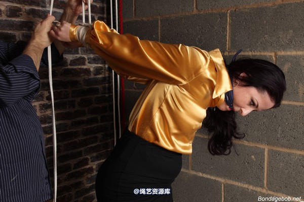 bondagebob - Caroline Pierce Taken to the garage 第 76 张图片