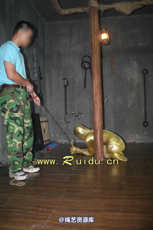 锐度主张 - 20070928第35期 影片胶衣紧缚悬吊图片 第 221 张图片