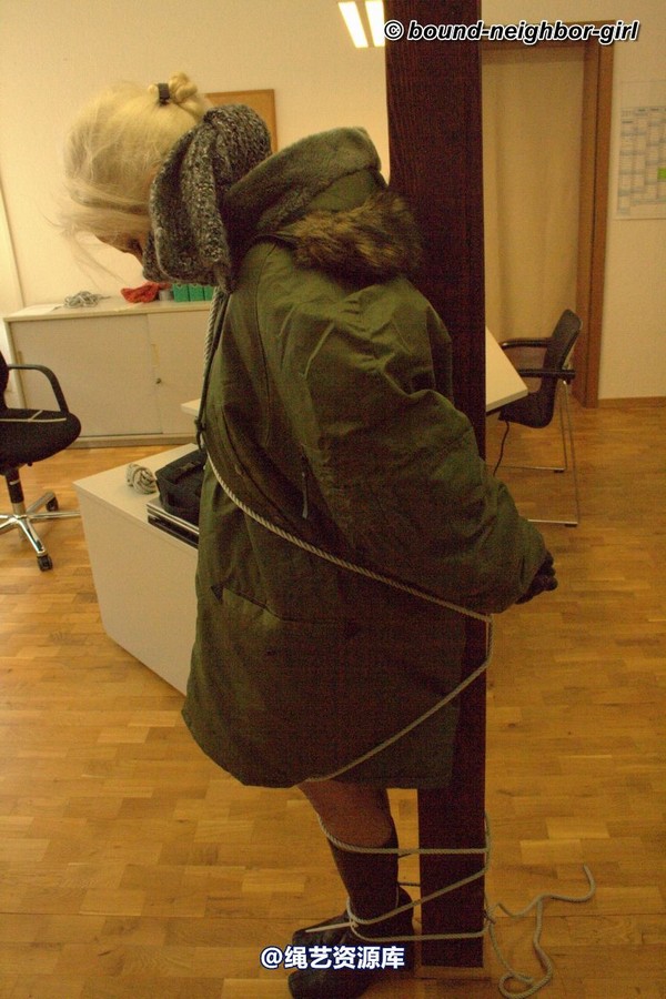bound-neighbor-girl - Elena - Tied up at the office 第 26 张图片