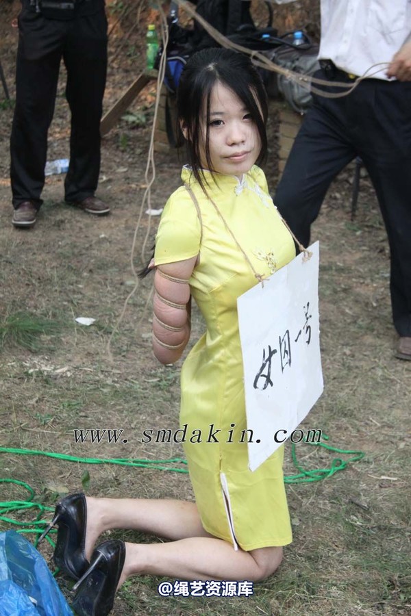 锐度主张 - 第六届锦绣江南-黄旗袍五花挂牌模特：玲玲 第 59 张图片