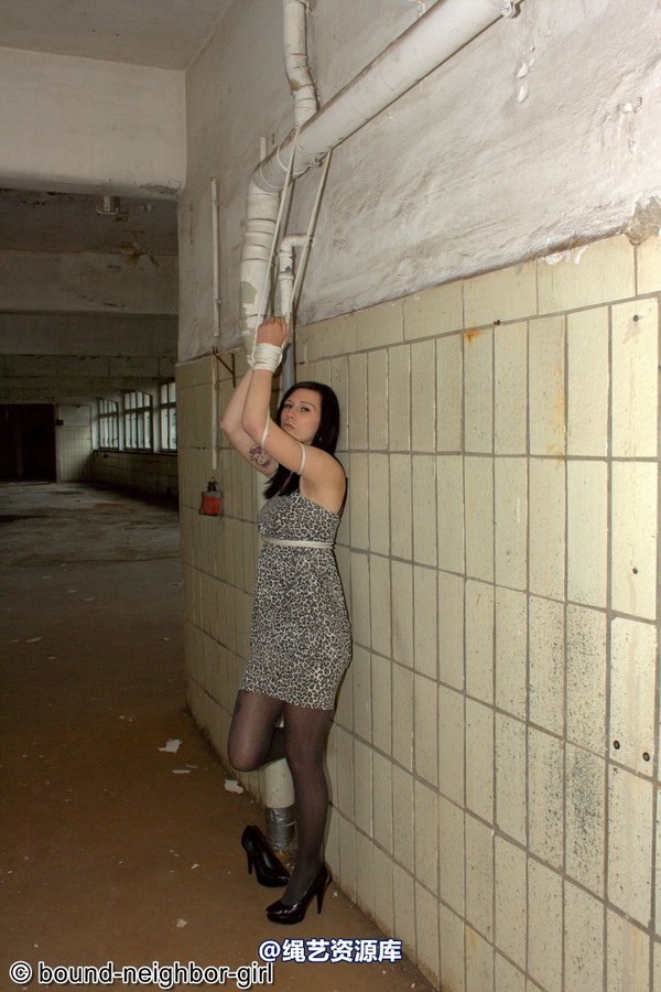bound-neighbor-girl - Angel - Tied up in the ruins 4 第 12 张图片