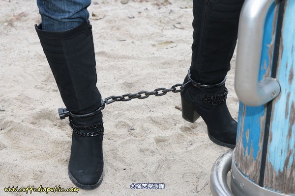 girlsinsteel - Can I try the handcuffs_ 第 6 张图片