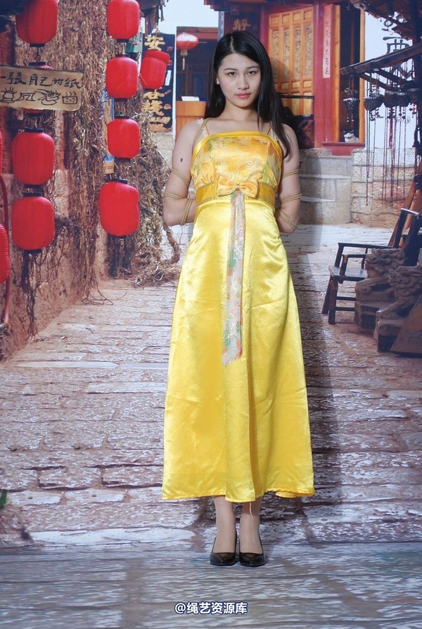 唯美之家 - 新模萧萧黄礼服 第 133 张图片