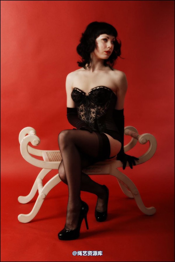 simplytied - On Red too 第 2 张图片