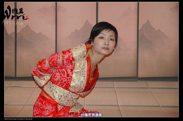 唯美之家 - 08-05-29盈盈汉服-护士装 第 25 张图片