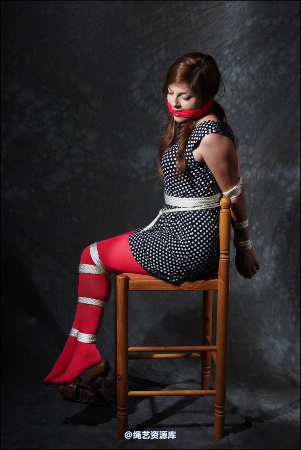 simplytied - She wanted to wear red tights 第 32 张图片