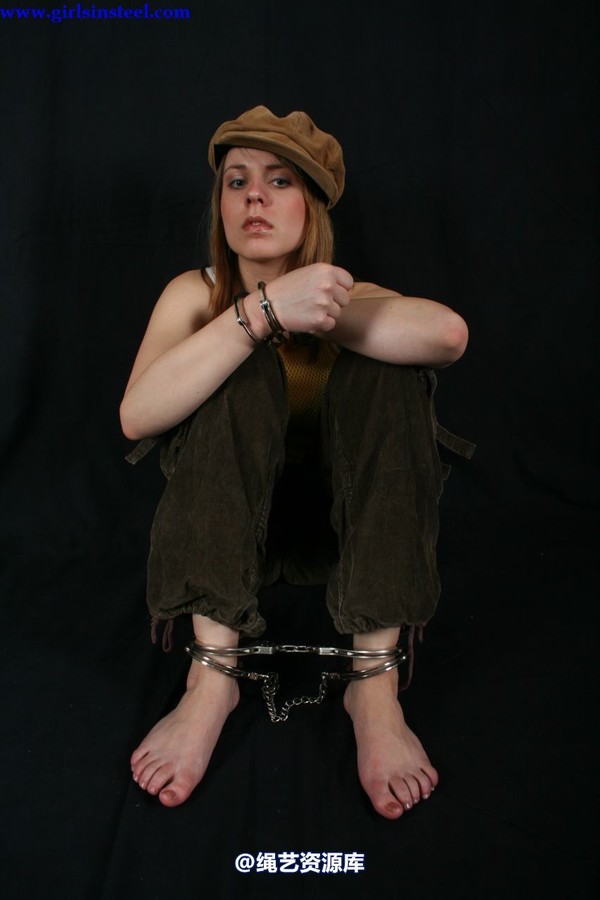 girlsinsteel - Miri in cuffs 第 83 张图片