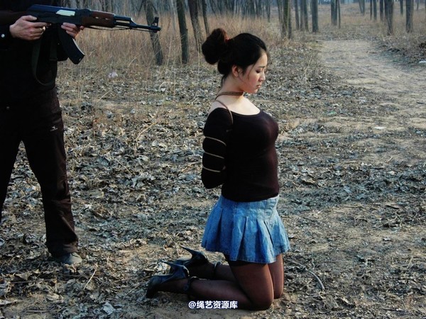 mj影视 - 2013-3-4陈沫踏青 黑丝美女最终的不归路 第 390 张图片