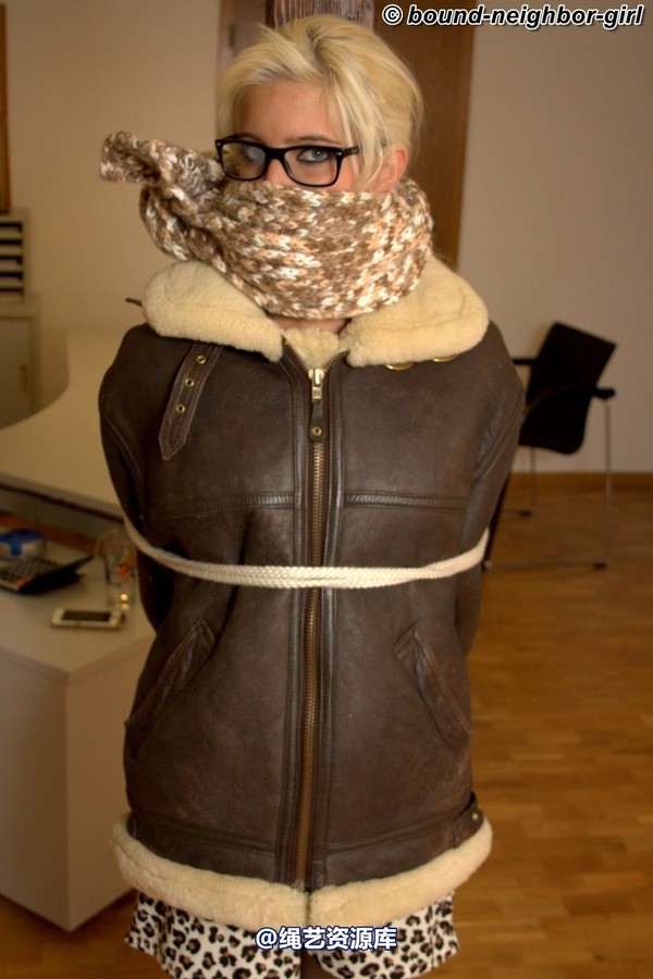 bound-neighbor-girl - Marenka - In winter jacket tied 2 第 52 张图片