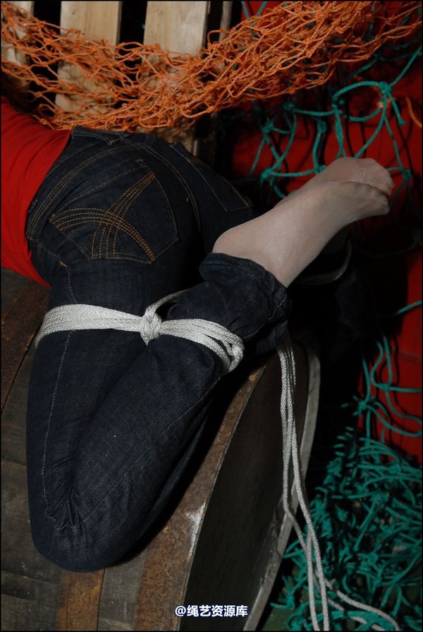 simplytied - Jinx caught over a barrel 第 27 张图片