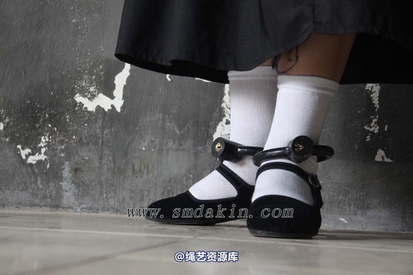 锐度主张 - 黑布鞋白袜镣铐模特：小芳 第 43 张图片