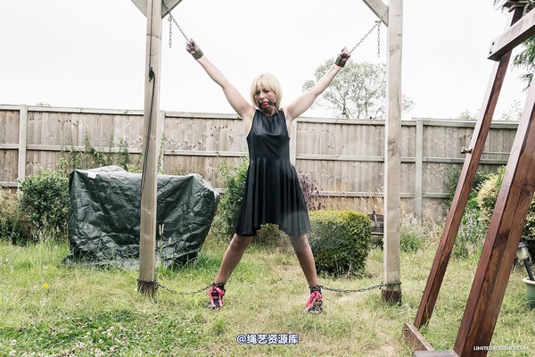 limitedaudience - 2014 kimmy louise powerless in chains 第 15 张图片