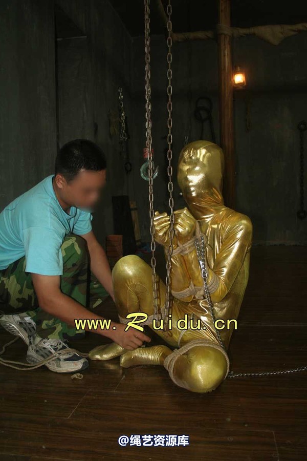 锐度主张 - 20070928第35期 影片胶衣紧缚悬吊图片 第 178 张图片