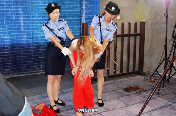 mj影视 - 血的代价梦境古大堂 女囚众生相2013-08-26 第 210 张图片