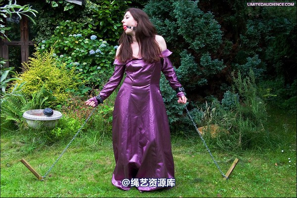 limitedaudience - 2008 catya chained 第 11 张图片