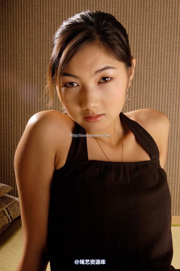 丽柜美束 - 2005-12-14 第 1 张图片