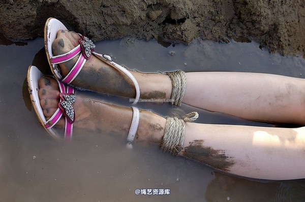 丽柜美束 - 2005-08-04 第 3 张图片