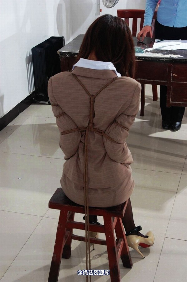 mj影视 - 倾心职务犯罪－押解绳-2013-03-28 第 315 张图片