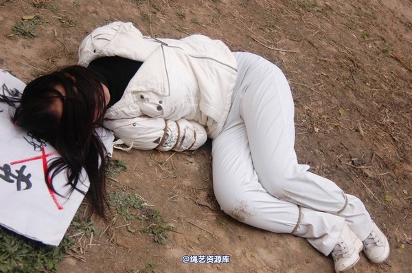 mj影视 - 安娜刑场2013-04-13 第 186 张图片